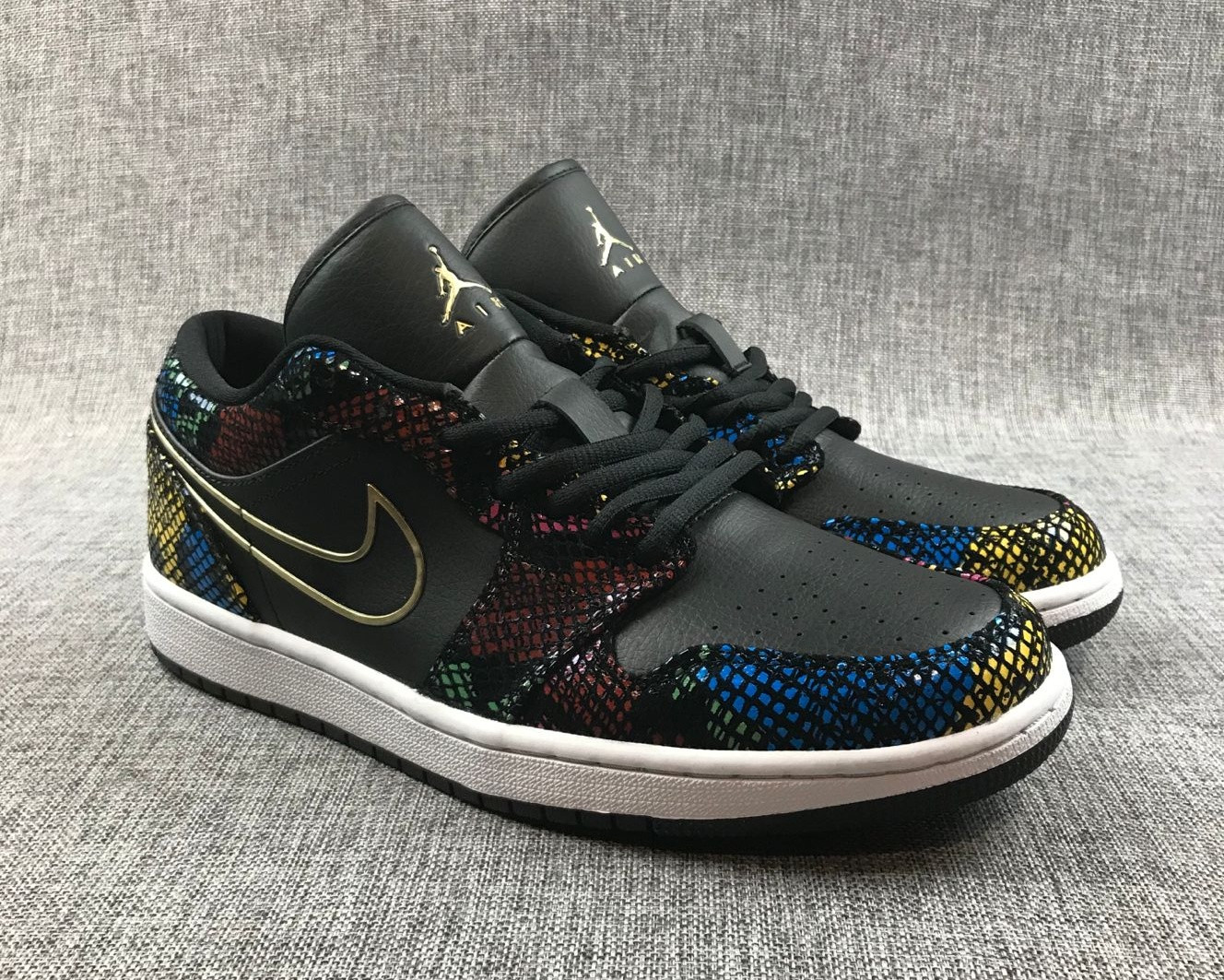 Air Jordan 1 Low Black Gold Mens Basketball Shoes CW55580-001 21180