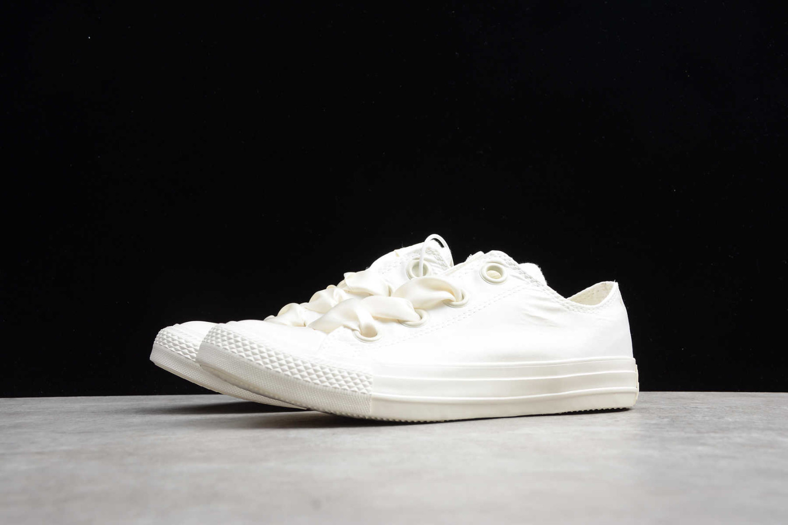 Converse Chuck Taylor All Star Big Eyelets OX White Silk Bow 560659C 15533